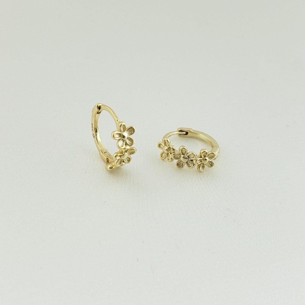 14K Gold Floral Huggie Hoop Earrings